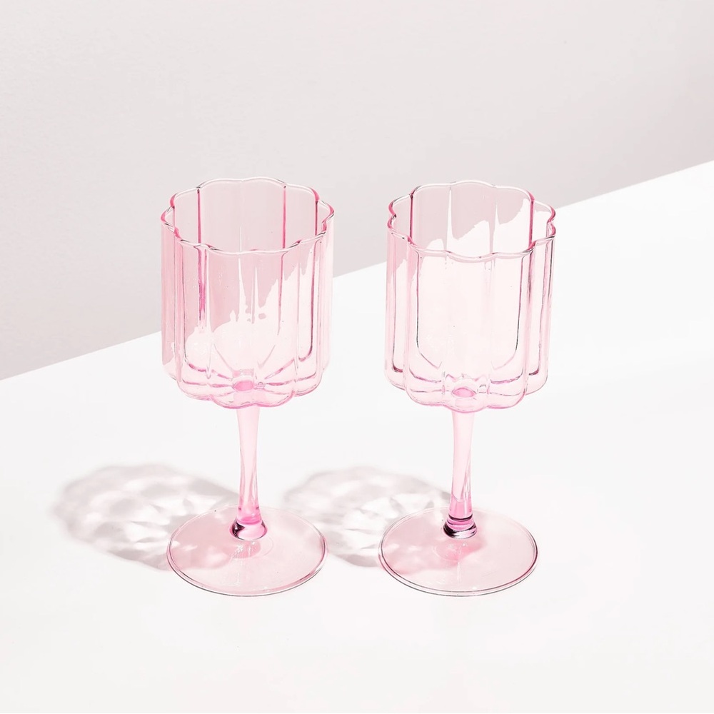 2 Pink FAZEEK Wave Wine Glasses *BRAND NEW IN BOX*